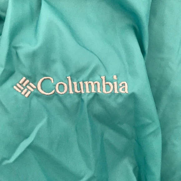 Colombia Light Windbreaker - Picture 3 of 8